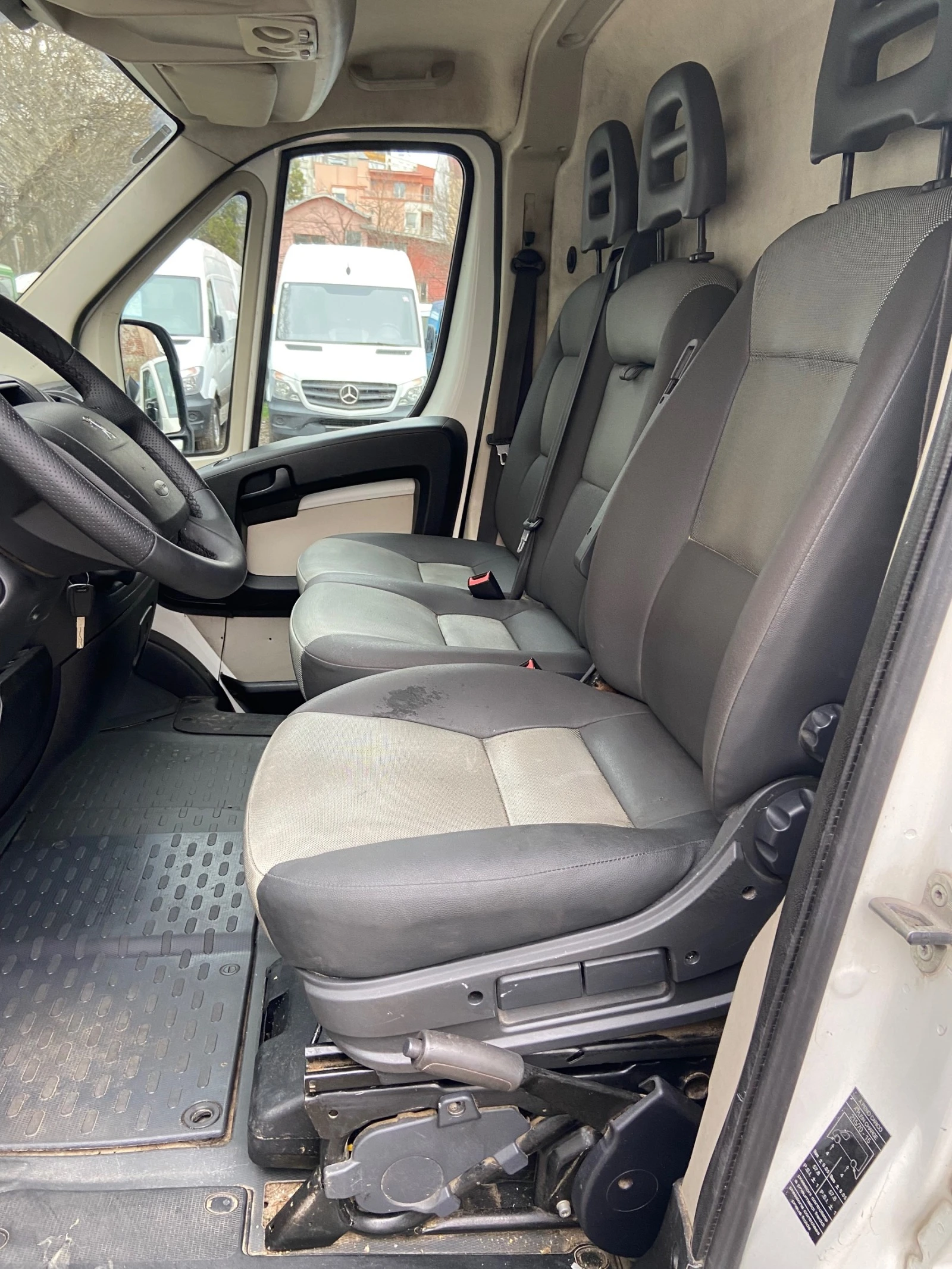 Peugeot Boxer 2.2HDi Euro5 - изображение 8