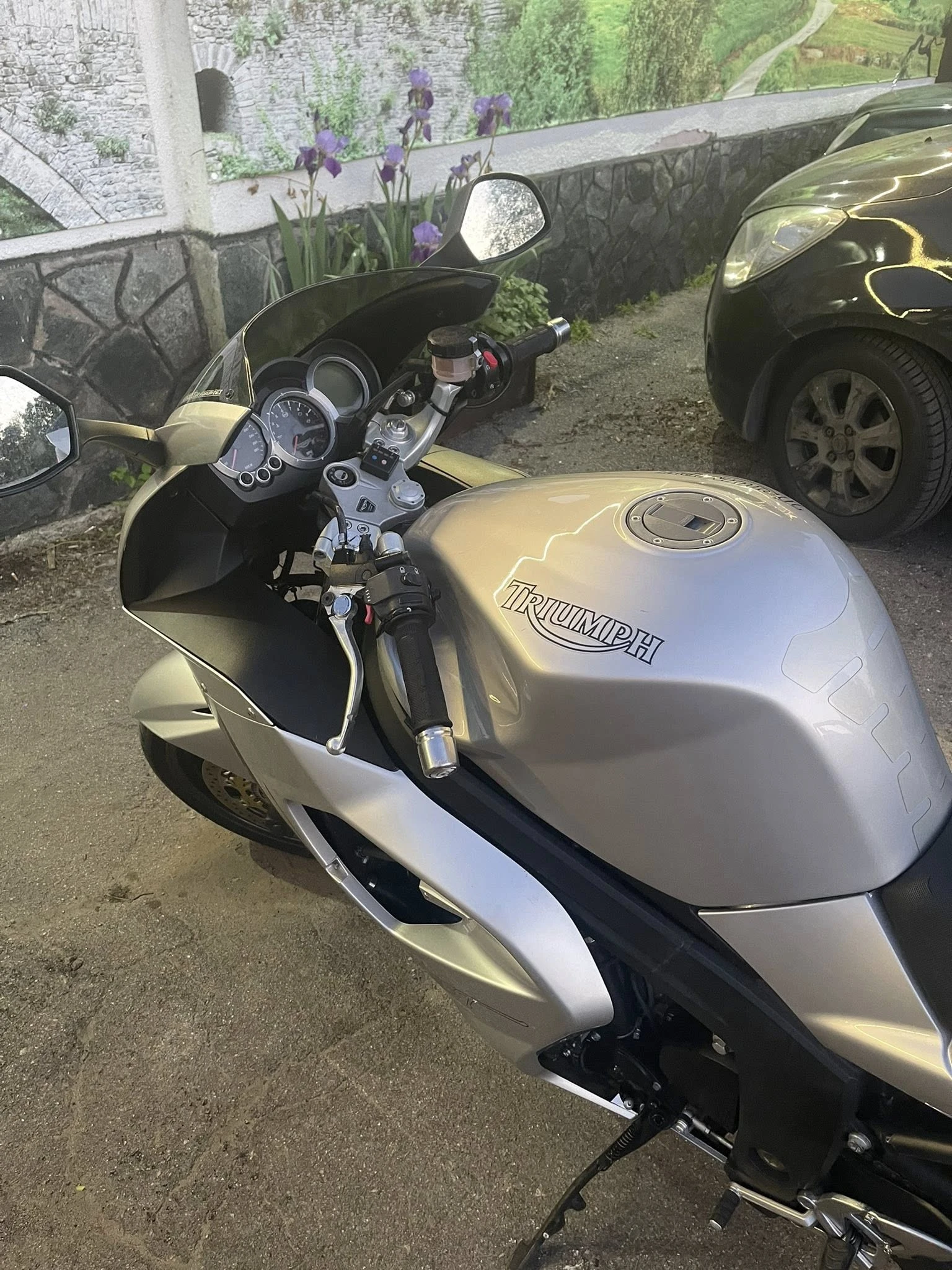 Triumph Sprint 1050ST - изображение 3
