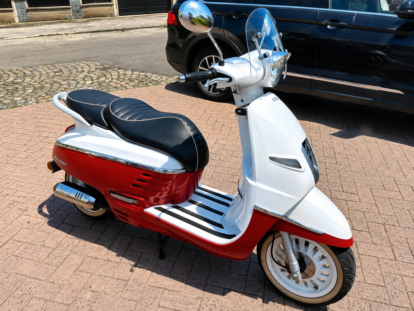 Peugeot Django