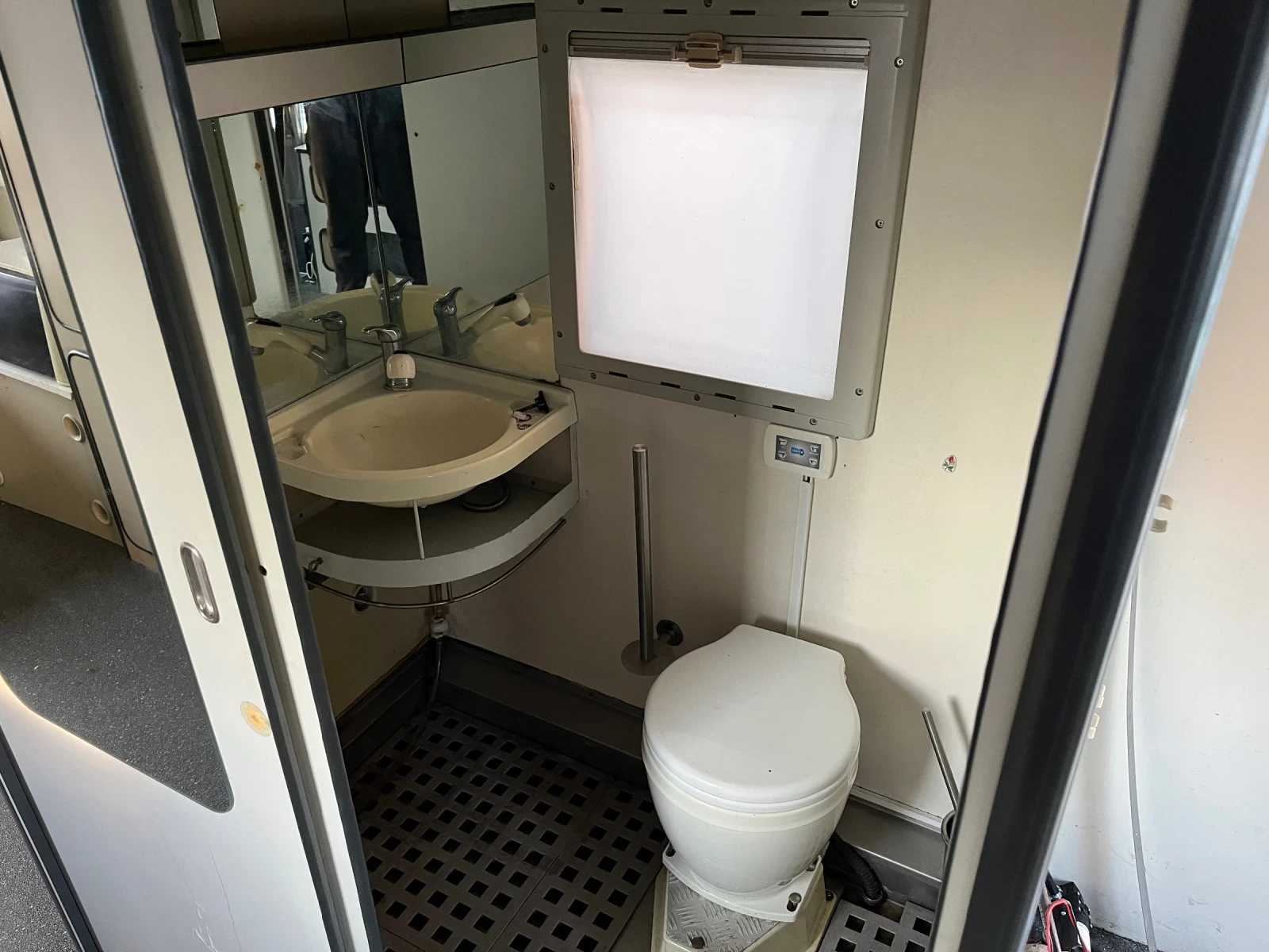 ������ Mercedes-Benz Integral Exclusive 650 | Mobile.bg � ����������� 10