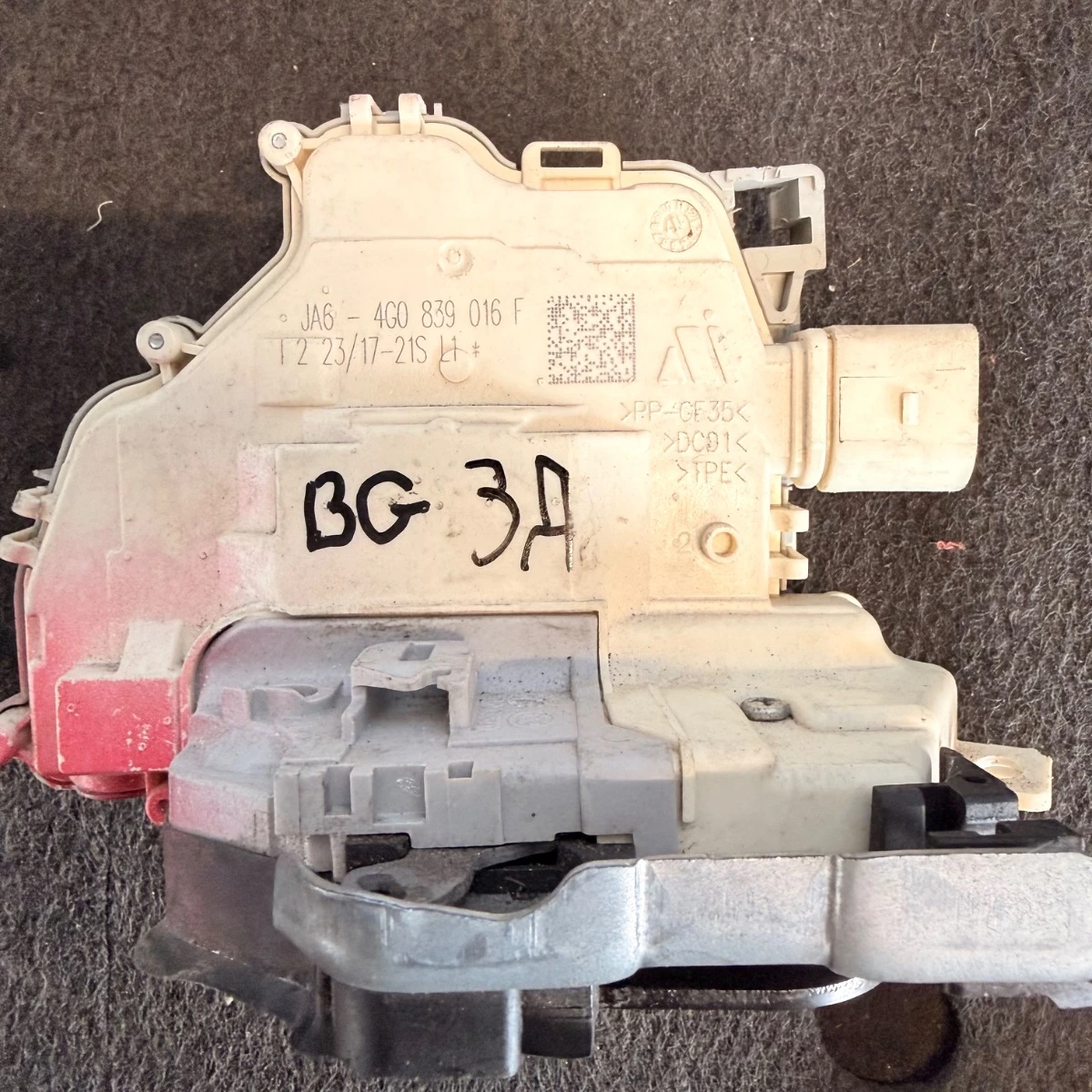 Брава за задна дясна врата за Audi A6 4G 4G0839016F-1613