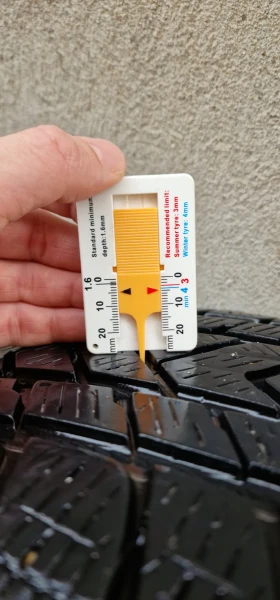 Гуми Зимни 285/45R20, снимка 8