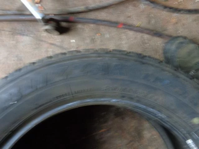 Гуми Зимни 215/60R17, снимка 7 - Гуми и джанти - 19996862