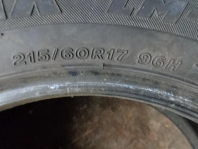 Гуми Зимни 215/60R17, снимка 9 - Гуми и джанти - 19996862