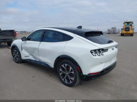 Ford Mustang Mach-E Premium AWD, снимка 3
