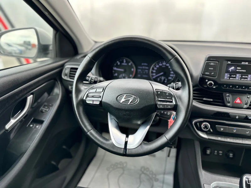 Hyundai I30 1.6 CRDi, снимка 8 - Автомобили и джипове - 47462317