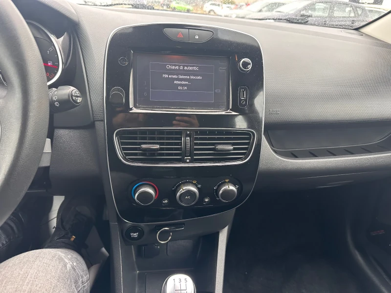 Renault Clio 0.9LPG, снимка 14 - Автомобили и джипове - 47983143