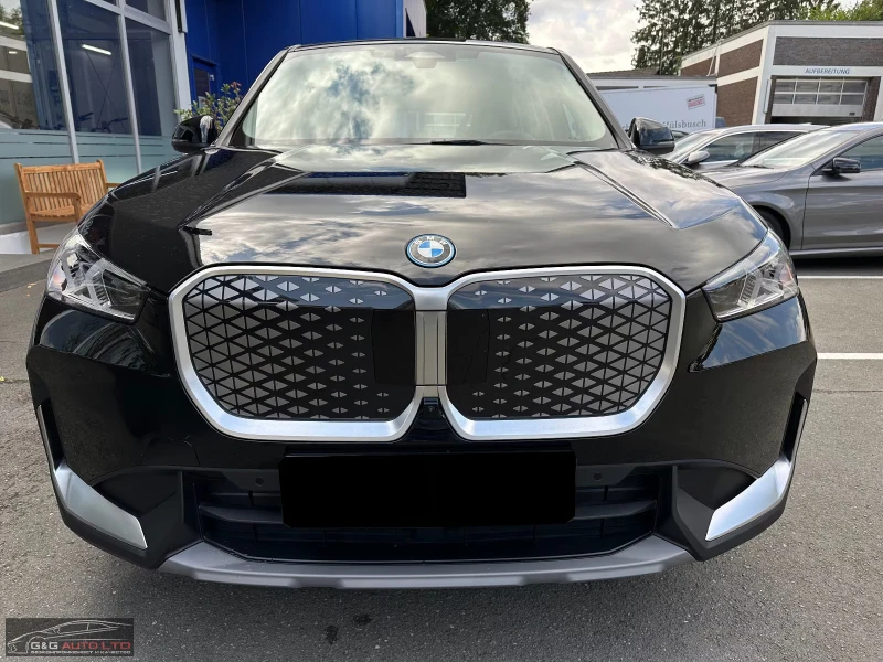 BMW iX1 xDrive30/313HP/M-SPORT/HUD/CAM/NAVI/LED/CPLAY/256g, снимка 2 - Автомобили и джипове - 51579843