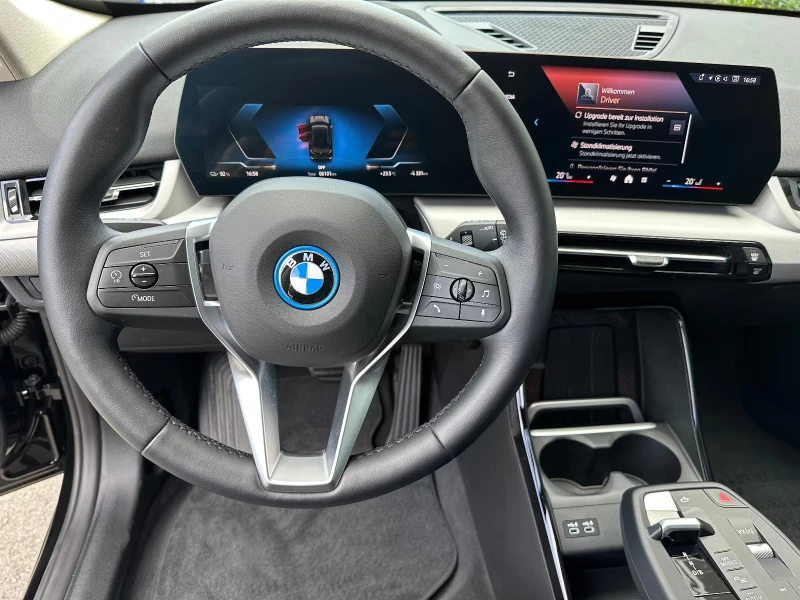 BMW iX1 xDrive30/313HP/M-SPORT/HUD/CAM/NAVI/LED/CPLAY/256g, снимка 12 - Автомобили и джипове - 51579843
