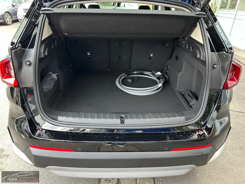 BMW iX1 xDrive30/313HP/M-SPORT/HUD/CAM/NAVI/LED/CPLAY/256g, снимка 16 - Автомобили и джипове - 51579843