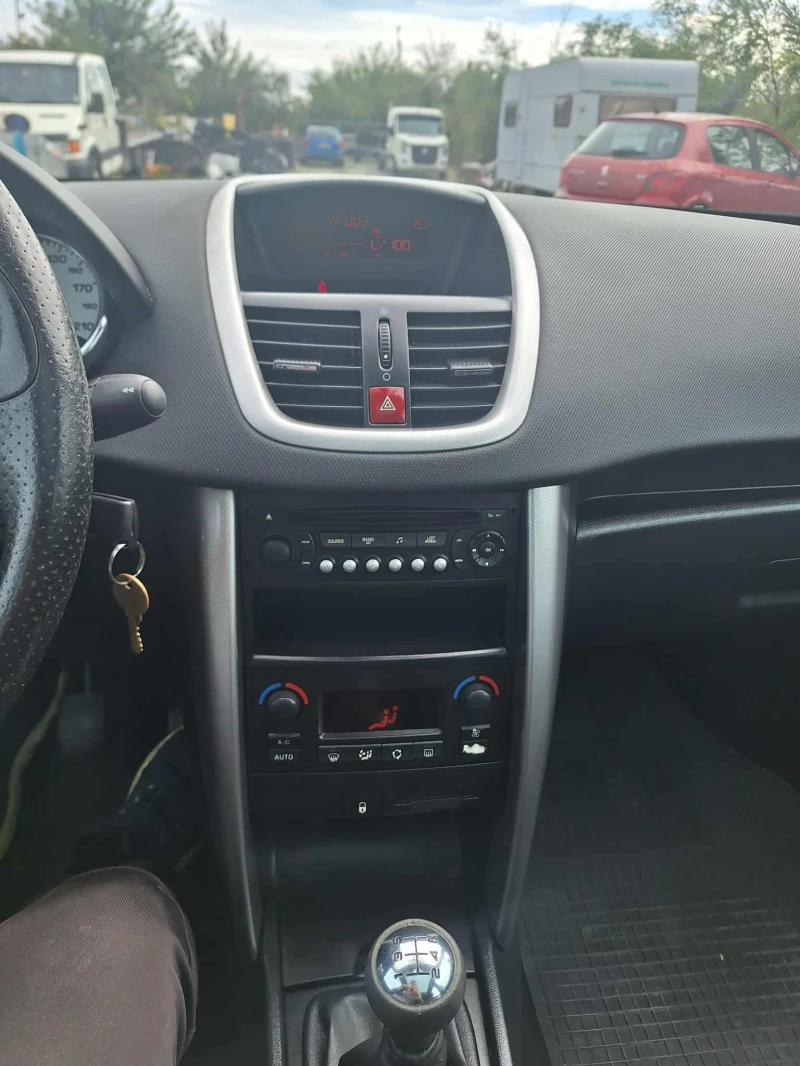 Peugeot 207 1.6 SW 90ks, снимка 10 - Автомобили и джипове - 52079560