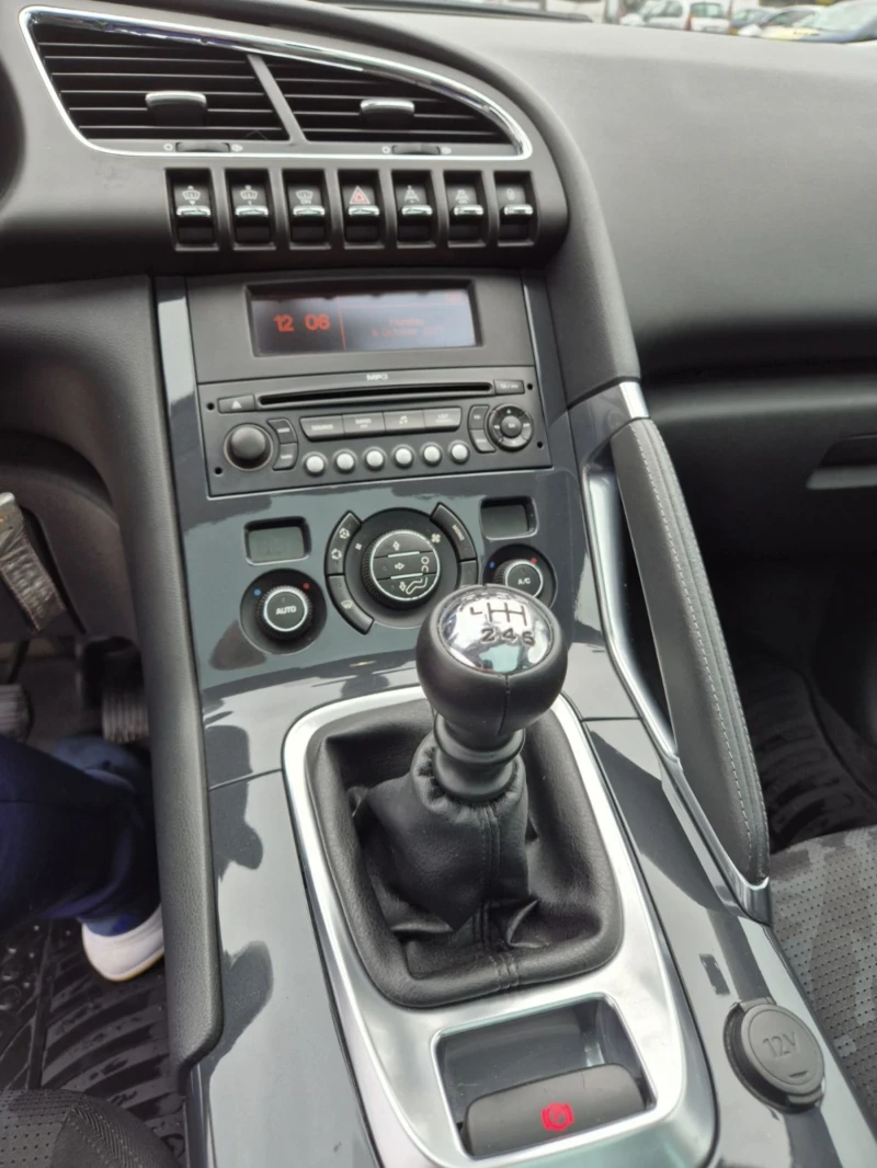 Peugeot 3008 1.6HDI, снимка 8 - Автомобили и джипове - 51973233