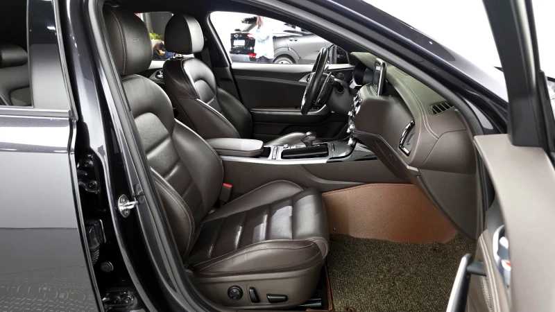 Kia Stinger 3.3T 2WD GT autogeorge.com, снимка 10 - Автомобили и джипове - 52133957