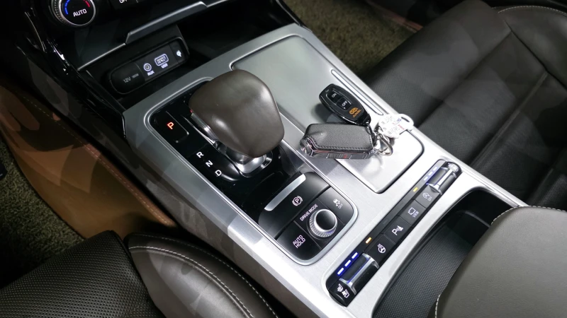 Kia Stinger 3.3T 2WD GT autogeorge.com, снимка 8 - Автомобили и джипове - 52133957