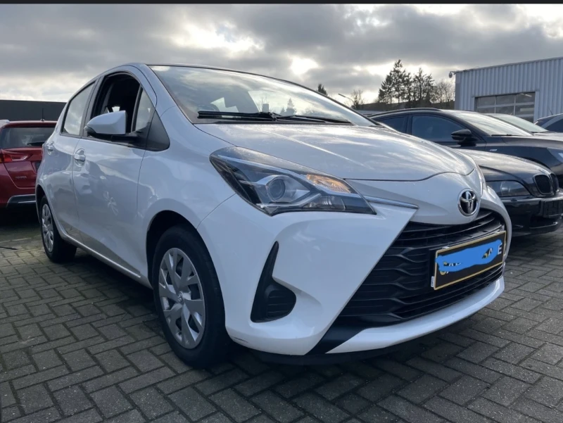 Toyota Yaris 1.5 hybrid, снимка 2 - Автомобили и джипове - 52916611