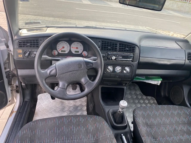 VW Golf 1, 9 90кс хечбек, снимка 8 - Автомобили и джипове - 49468824