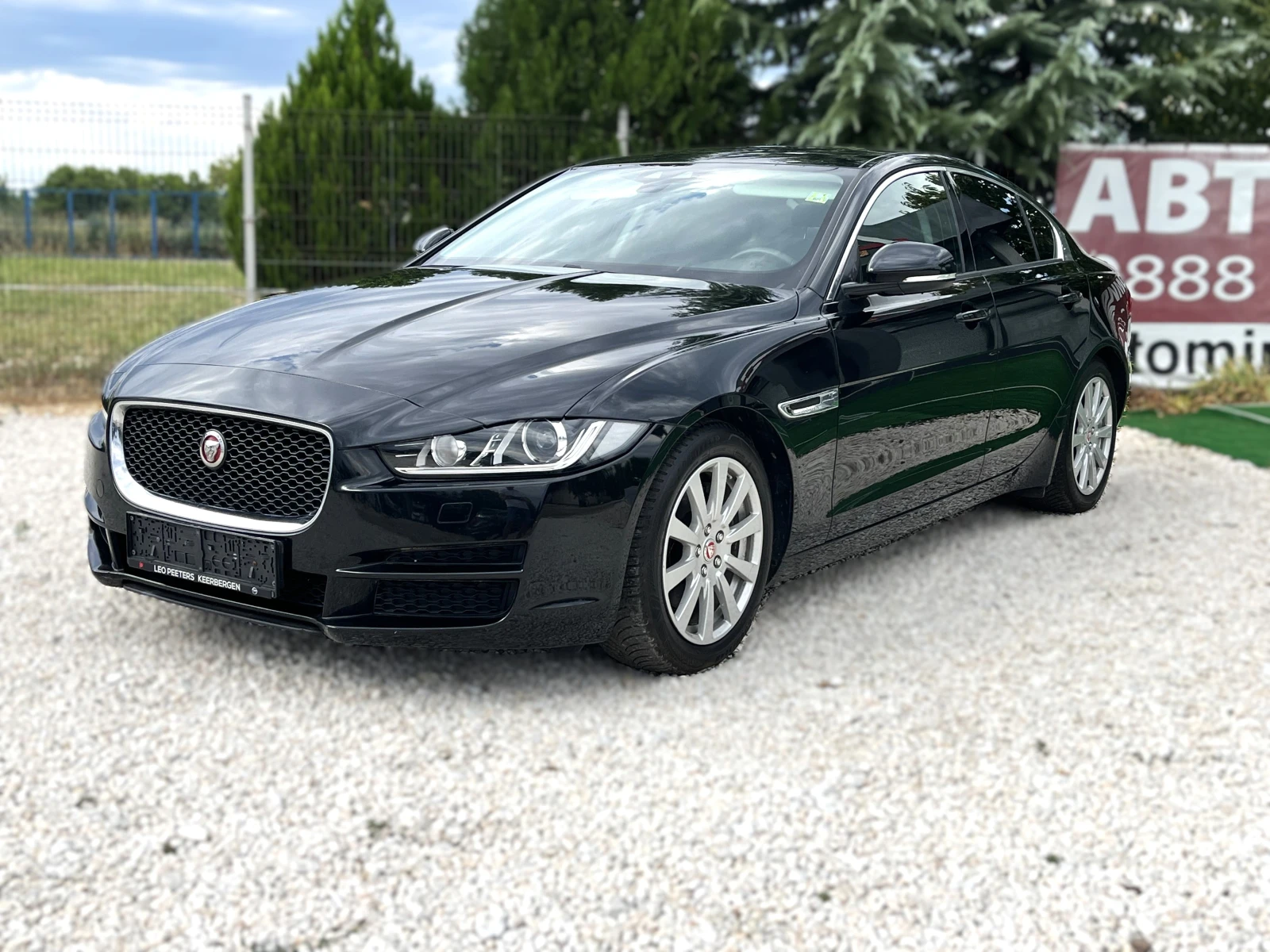 Jaguar XE  - изображение 3