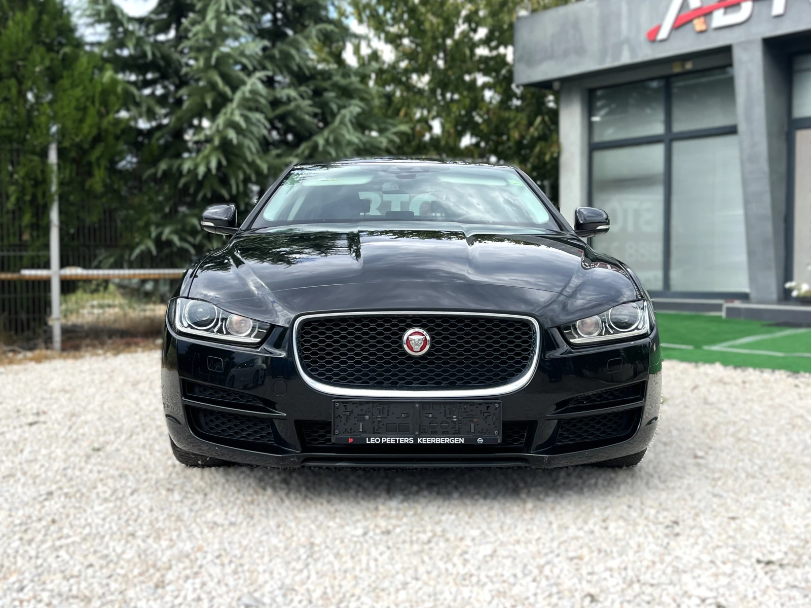 Jaguar XE - [1] 