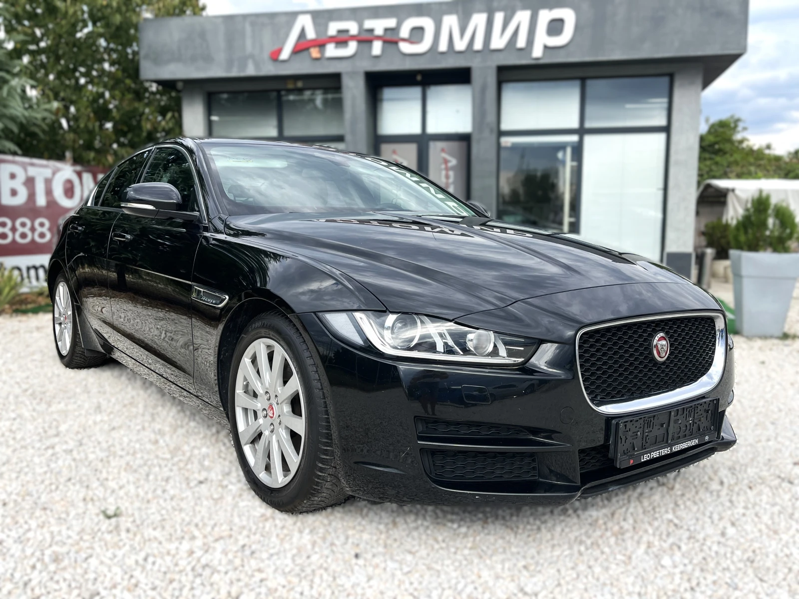 Jaguar XE  - изображение 2