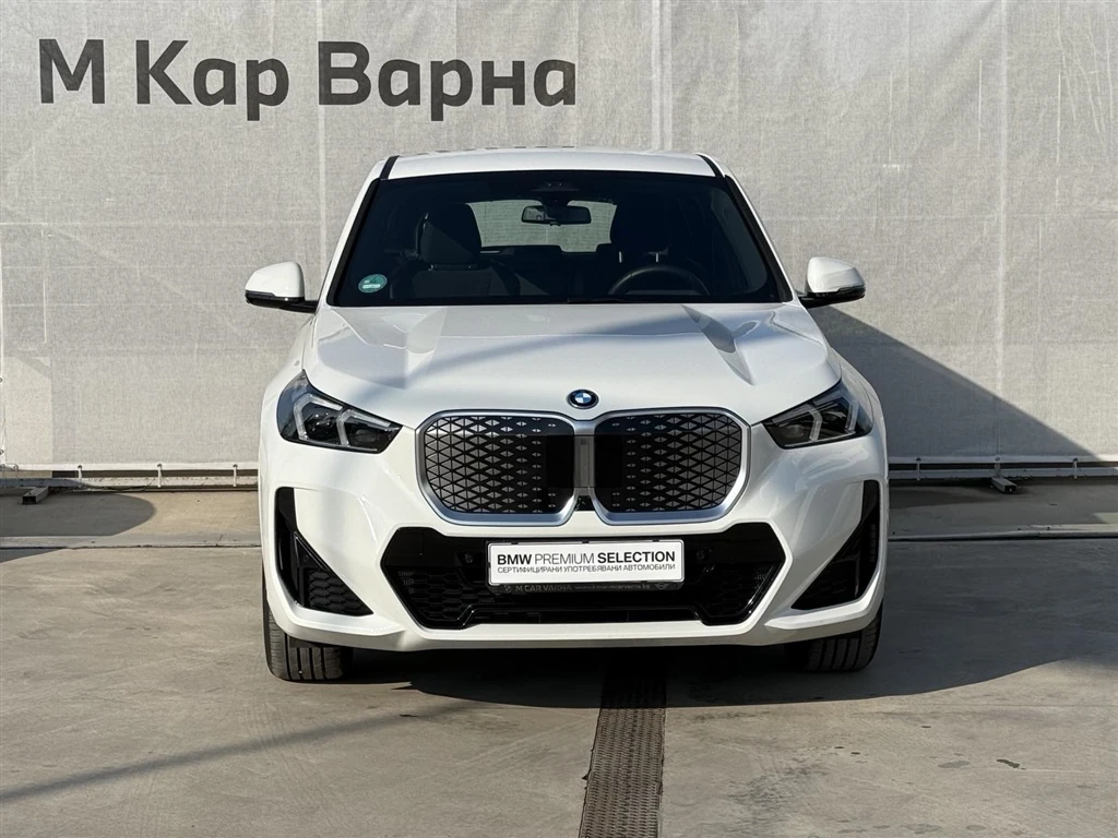 BMW iX1 xDrive30 - изображение 9