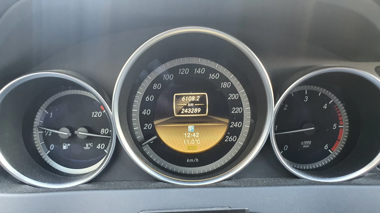 Mercedes-Benz C 220  - изображение 2