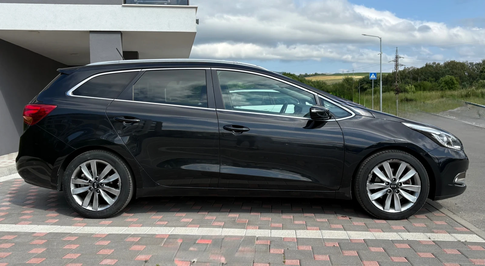 Kia Ceed 1.6CRDI, РЕГИСТРИРАН, ОБСЛУЖЕН - изображение 7