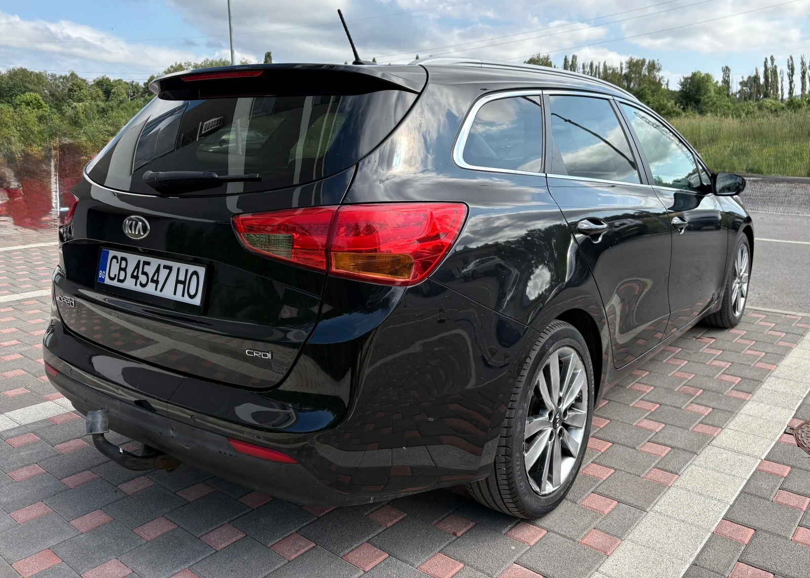 Kia Ceed 1.6CRDI, РЕГИСТРИРАН, ОБСЛУЖЕН - изображение 6