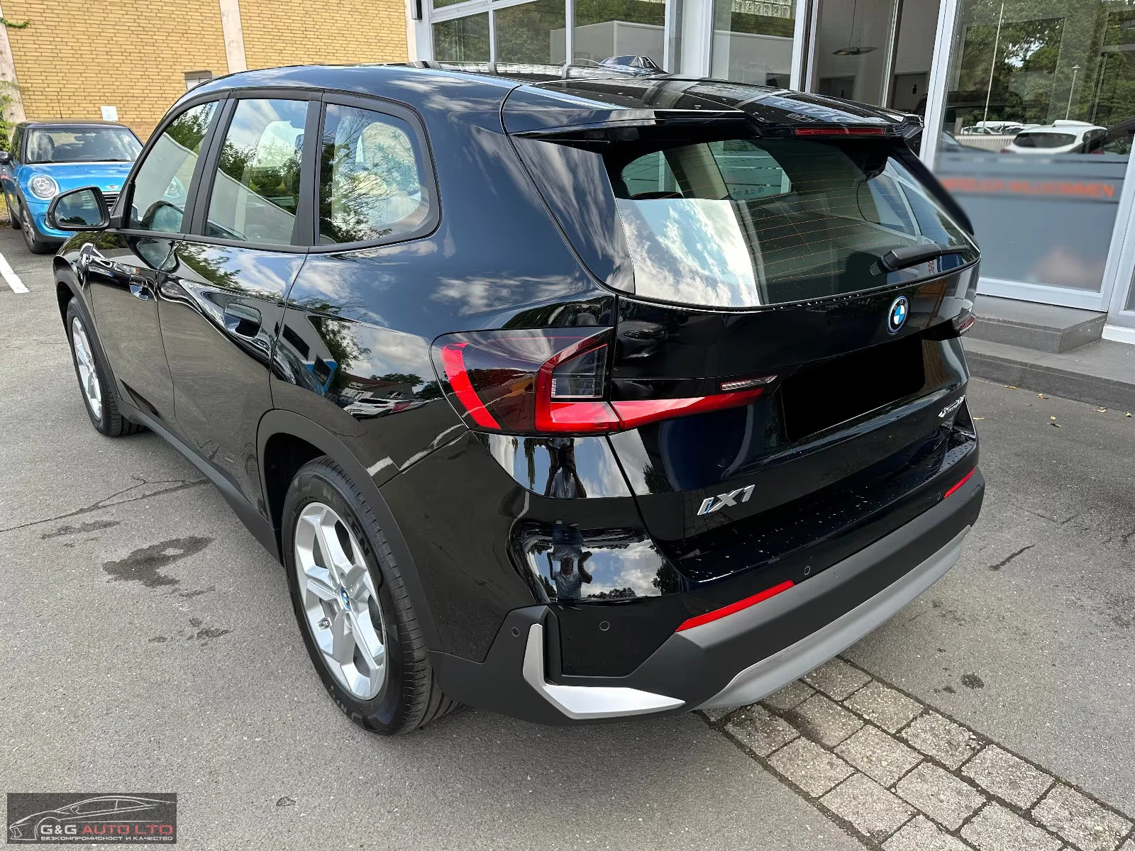 BMW iX1 xDrive30/313HP/M-SPORT/HUD/CAM/NAVI/LED/CPLAY/256g - изображение 4