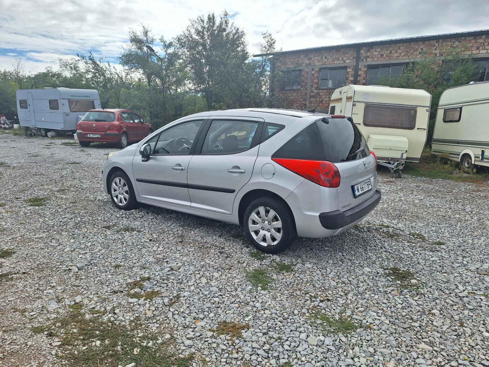 Peugeot 207 1.6 SW 90ks - изображение 4