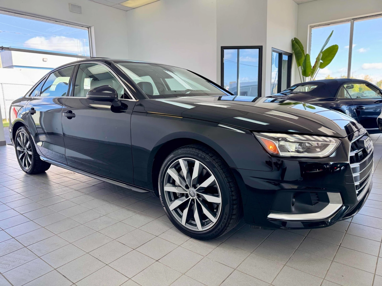 Audi A4 KOMFORT * * CARFAX * * АВТО КРЕДИТ * *  - изображение 2