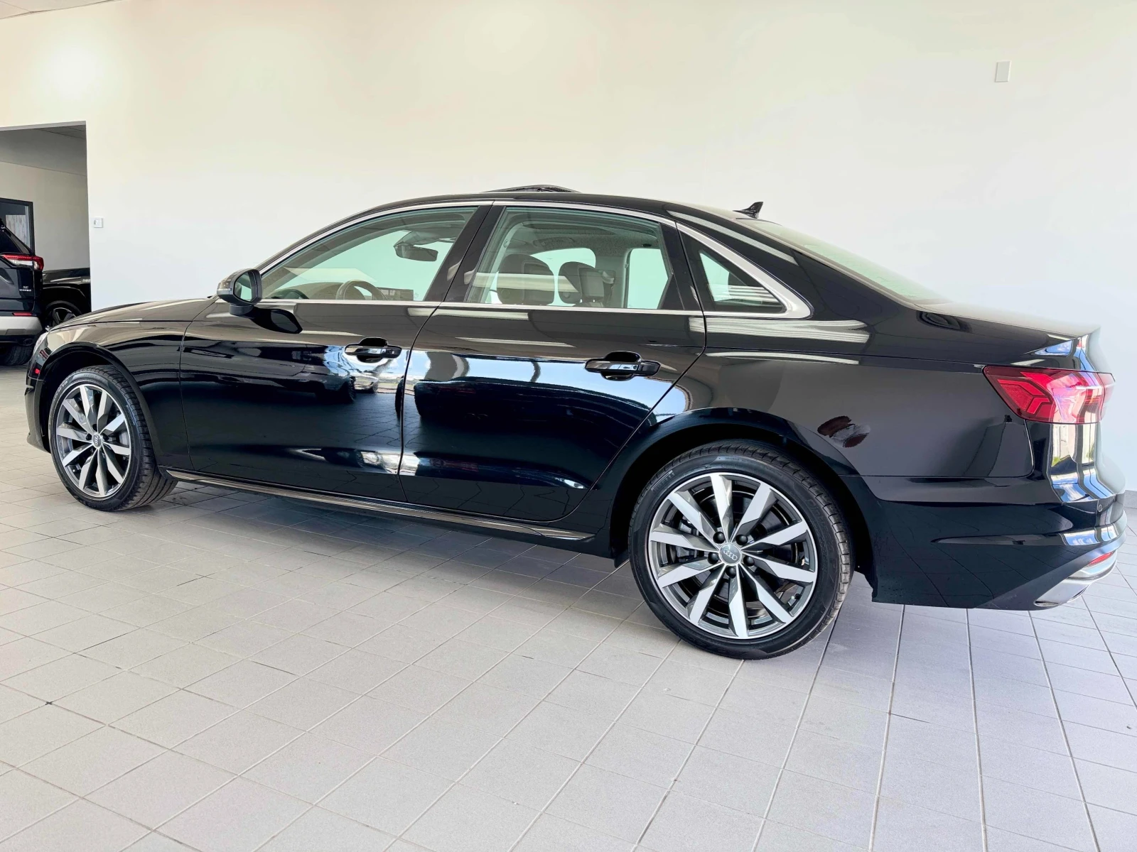 Audi A4 KOMFORT * * CARFAX * * АВТО КРЕДИТ * *  - изображение 4