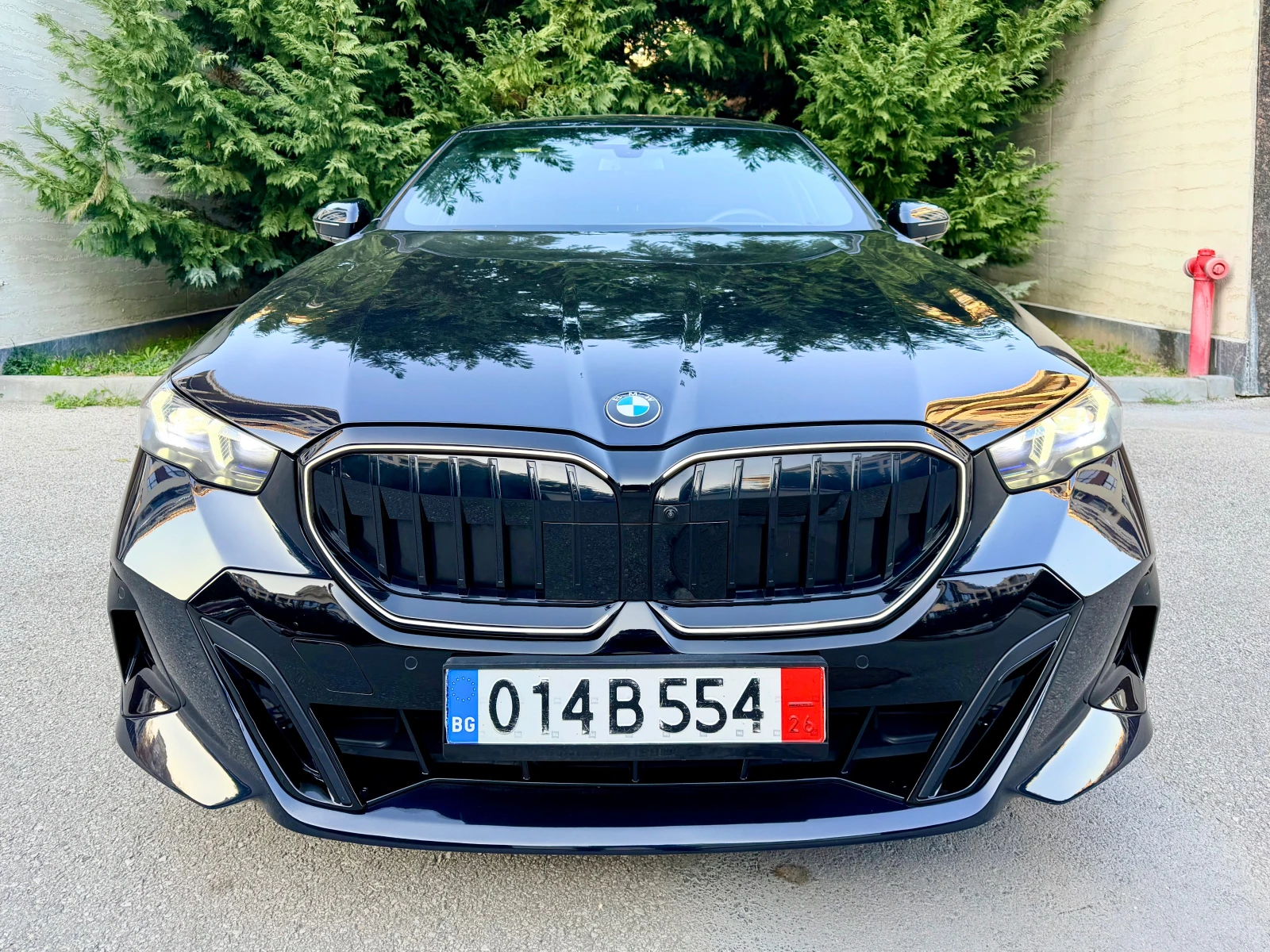 BMW 520 ГАРАНЦИЯ!!! xDrive M PRO ICONIC GLOW OBDUHVANE , снимка 2 - Автомобили и джипове - 53697215