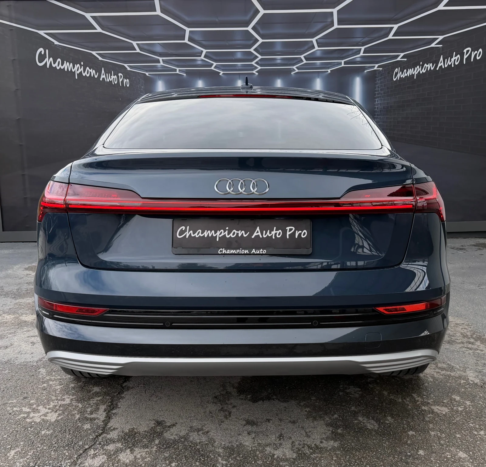 Audi E-Tron 55/Sportback/S-Line/Pano/Hud/360* /, снимка 5 - Автомобили и джипове - 53819829