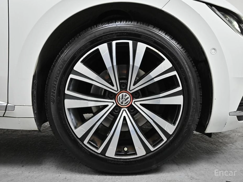 VW Arteon ПАМЕТ* DIGITAL* КАМЕРА* ПЕРА* ПОДГРЕВ* ПАНОРАМА, снимка 4 - Автомобили и джипове - 53959738