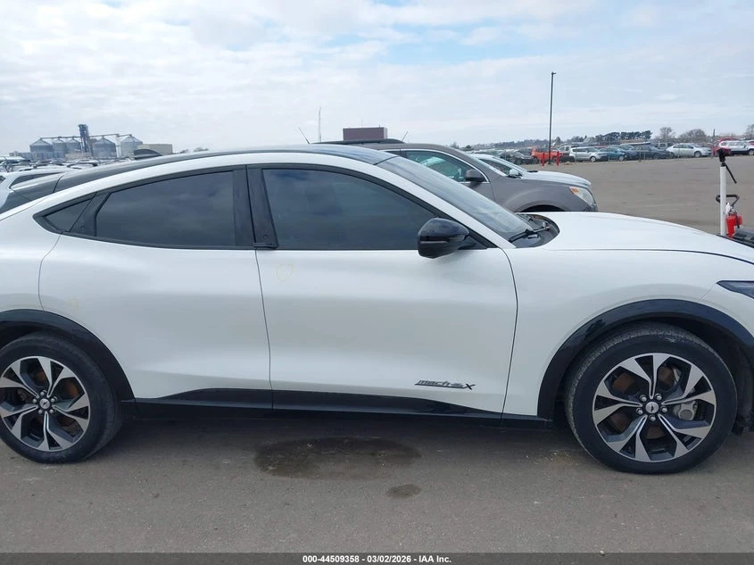 Ford Mustang Mach-E Premium AWD, снимка 13 - Автомобили и джипове - 54206979