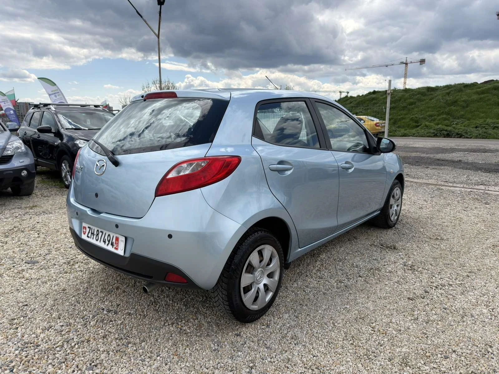 Mazda 2 1.5i Automat, снимка 5 - Автомобили и джипове - 54296963