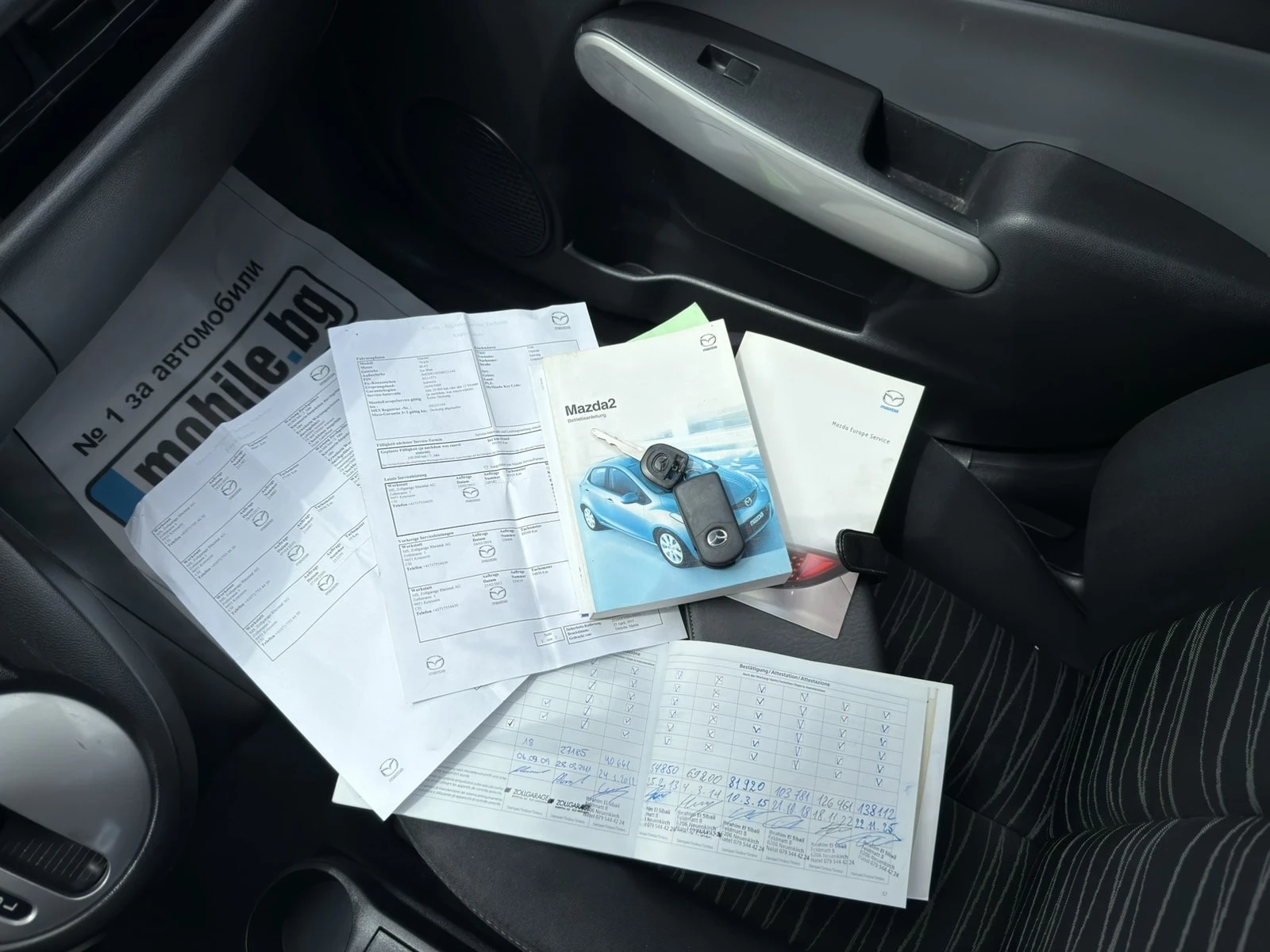 Mazda 2 1.5i Automat, снимка 15 - Автомобили и джипове - 54296963