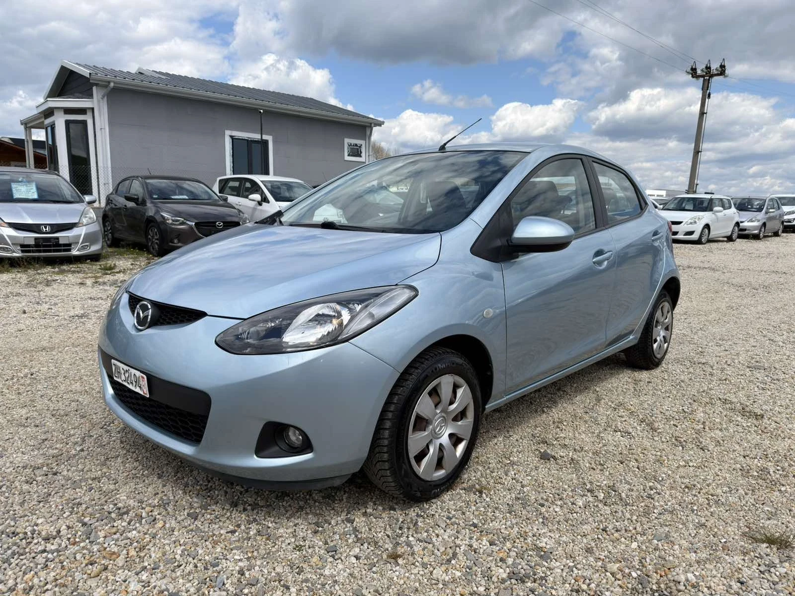Mazda 2 1.5i Automat, снимка 2 - Автомобили и джипове - 54296963