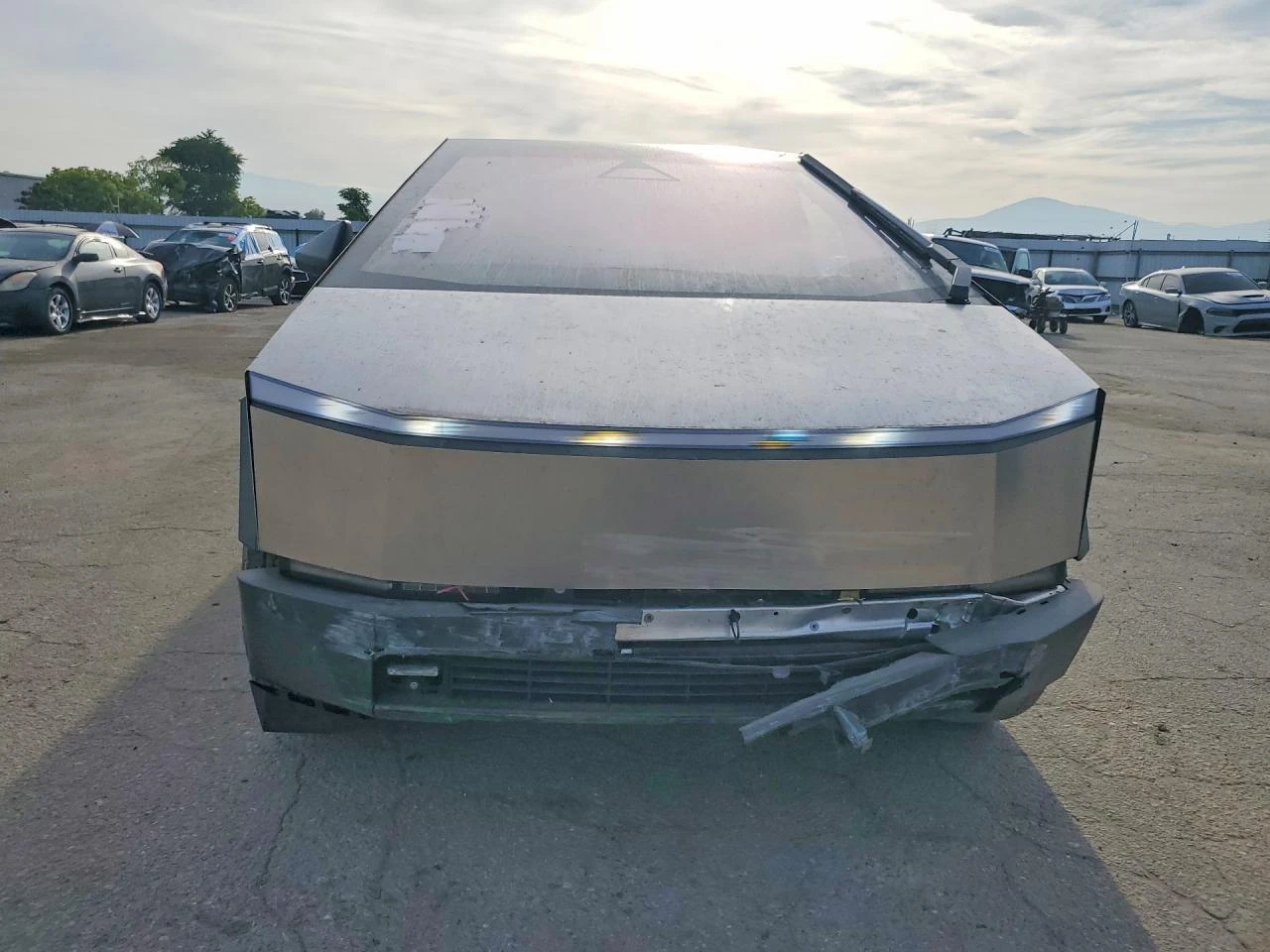 Tesla Cybertruck AWD DUAL MOTOR | Mobile.bg � ����������� 2