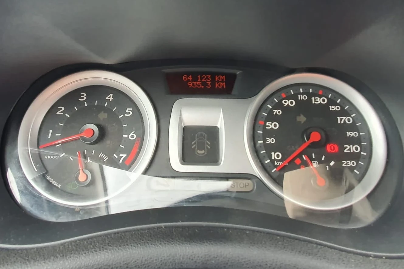 Renault Clio R 3ser.1.2 16V 64хил.км!, снимка 14 - Автомобили и джипове - 54891594