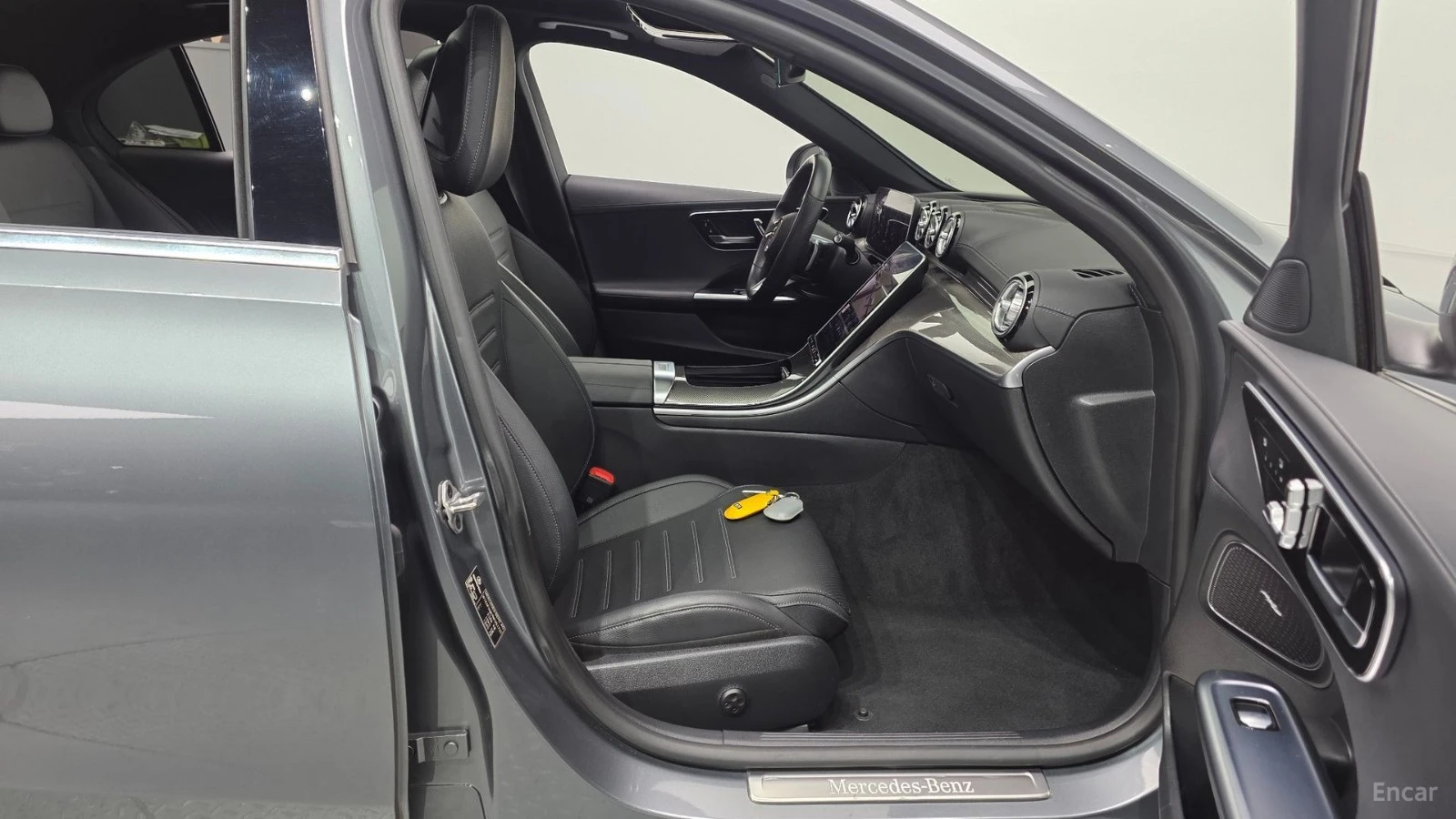 Mercedes-Benz C 300 4MATIC/DRIVE-ASSISTS/360CAMERA/SUNROOF/BURMESTER, снимка 12 - Автомобили и джипове - 55688085