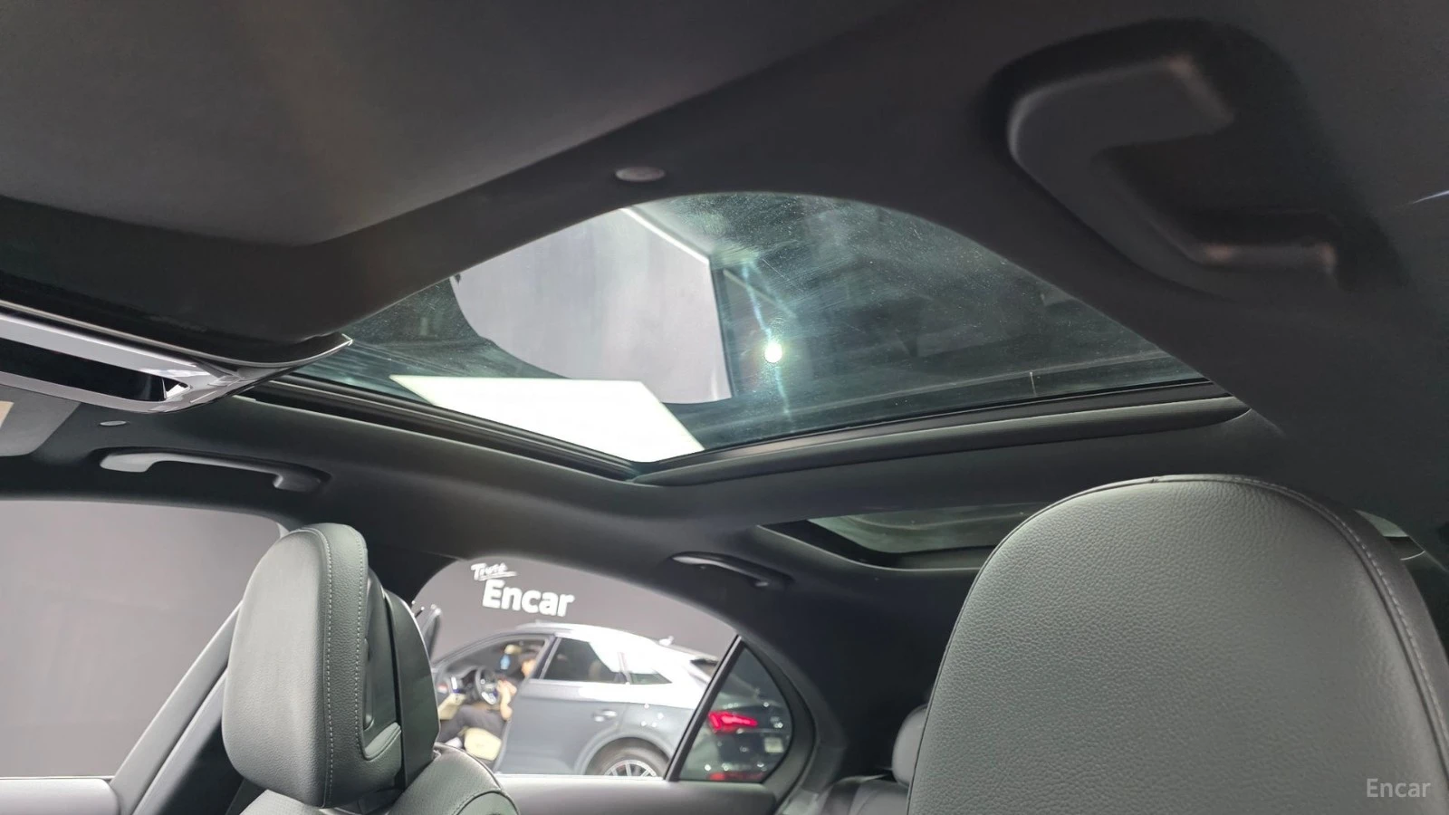Mercedes-Benz C 300 4MATIC/DRIVE-ASSISTS/360CAMERA/SUNROOF/BURMESTER, снимка 15 - Автомобили и джипове - 55688085