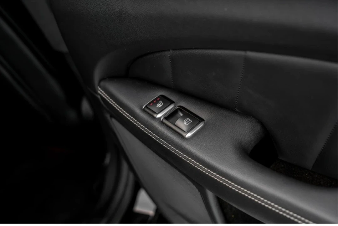 Mercedes-Benz CLS 500 500, снимка 9 - Автомобили и джипове - 56161912