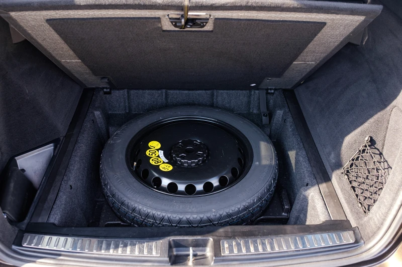 Mercedes-Benz GLE 250 AMG-OPTIC / 9 G / 4 MATIC, снимка 16 - Автомобили и джипове - 52233658