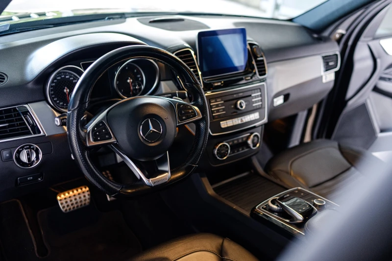 Mercedes-Benz GLE 250 AMG-OPTIC / 9 G / 4 MATIC, снимка 8 - Автомобили и джипове - 52233658