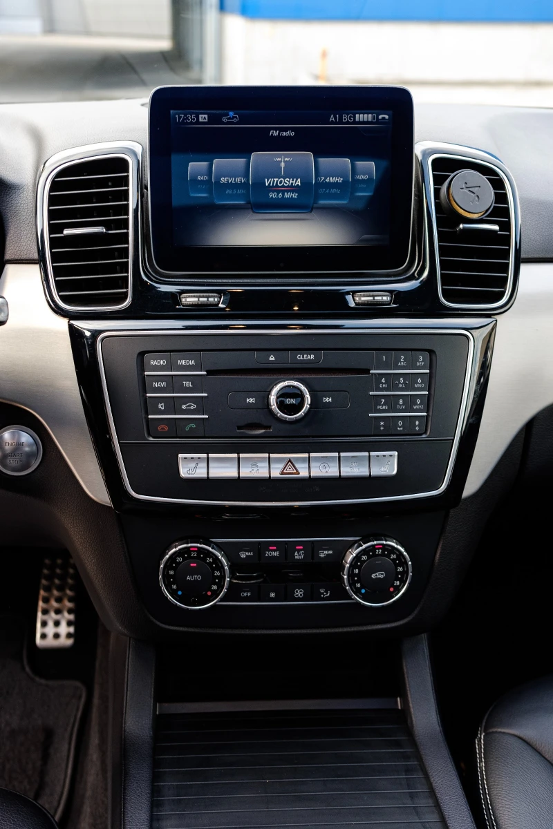 Mercedes-Benz GLE 250 AMG-OPTIC / 9 G / 4 MATIC, снимка 10 - Автомобили и джипове - 52233658