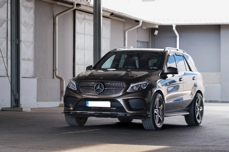 Mercedes-Benz GLE 250 AMG-OPTIC / 9 G / 4 MATIC, снимка 2 - Автомобили и джипове - 52233658