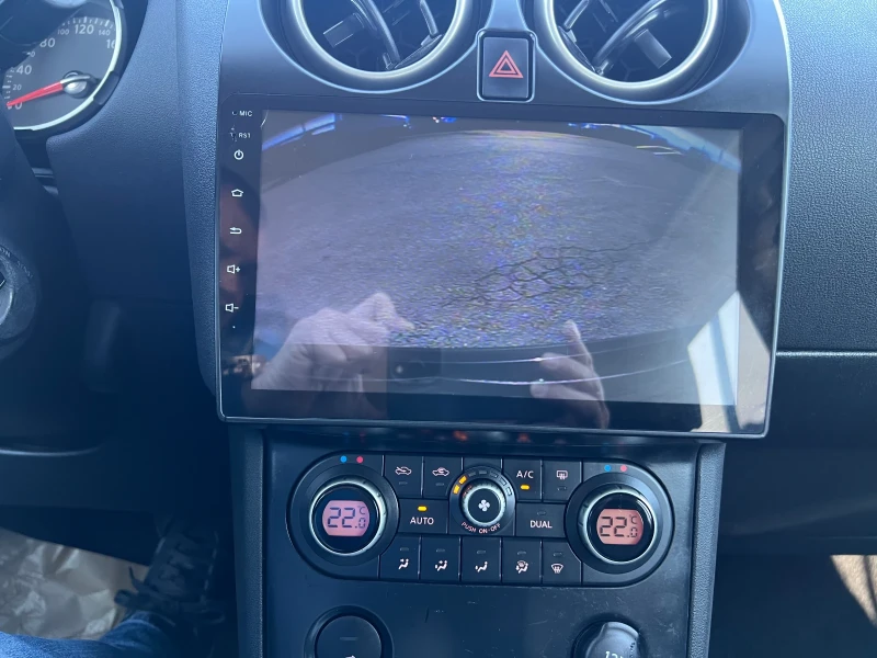 Nissan Qashqai 2.0dci AVTOMATIK , снимка 9 - Автомобили и джипове - 52253720