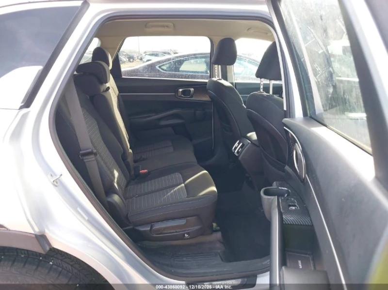 Kia Sorento 2.5l Lx, снимка 8 - Автомобили и джипове - 53585212