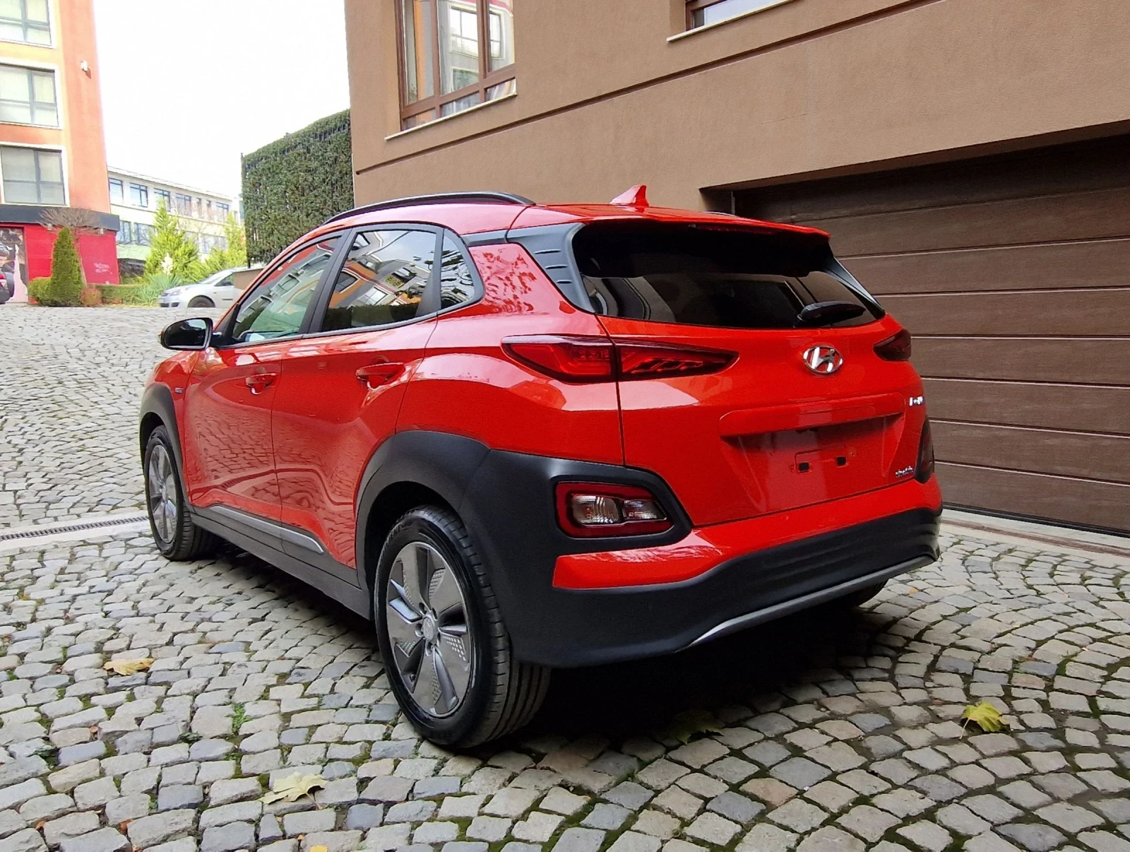 Hyundai Kona 64KW/Premium/SOH100% - изображение 4